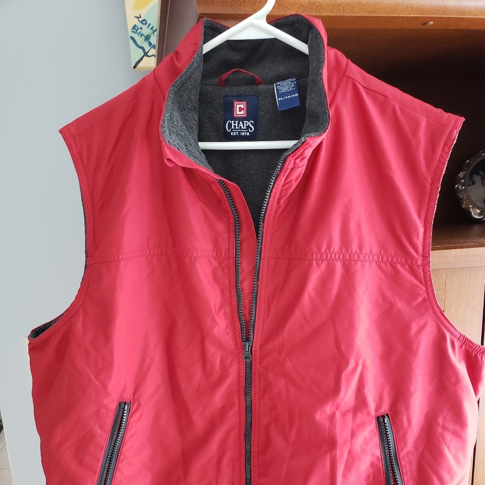 Man' s XL Chaps red vest brand new!